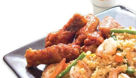 Fried Rice-5pc wings w Drinks